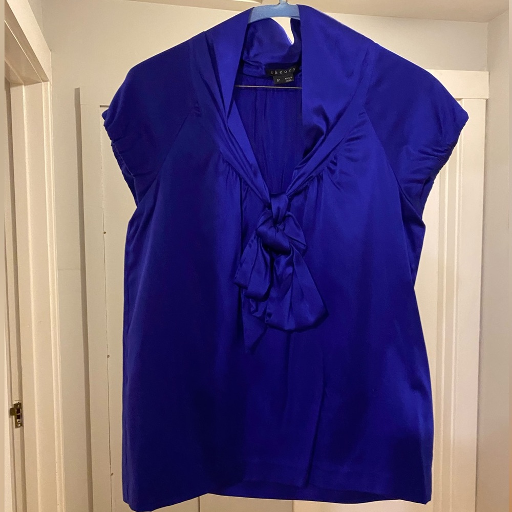 Theory silk neck tie short sleeve top / blouse